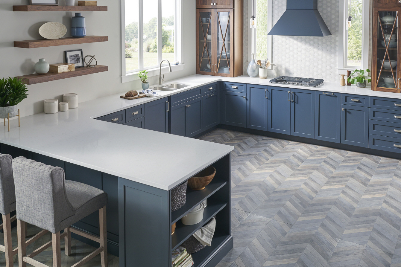 LX Hausys VIATERA - Maximize kitchen efficiency with a U-shaped or gallery layout, organizing around the kitchen triangle for optimal functionality.