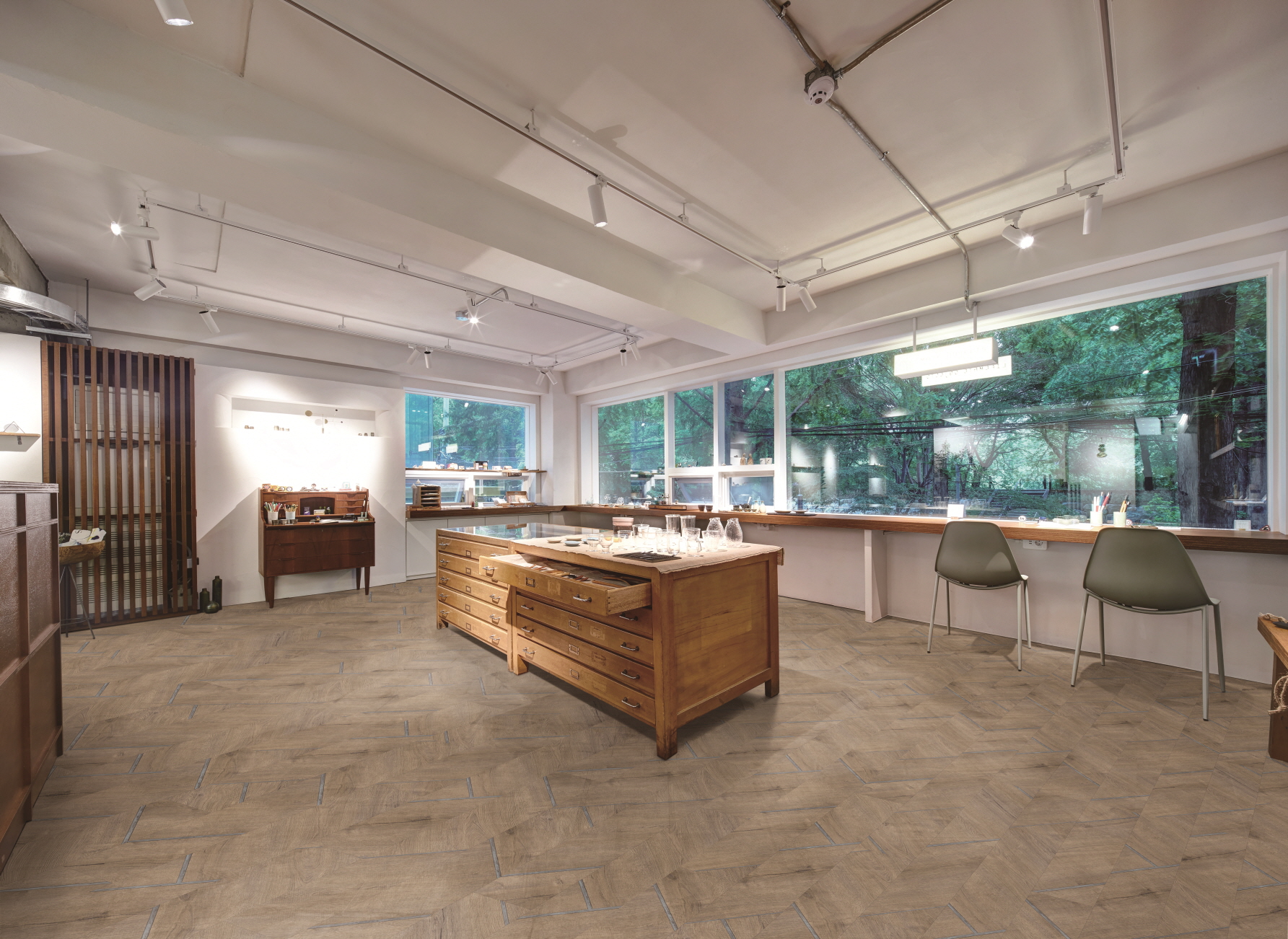 Personal Preference: Exploring the Differences Between VCT vs LVT Flooring