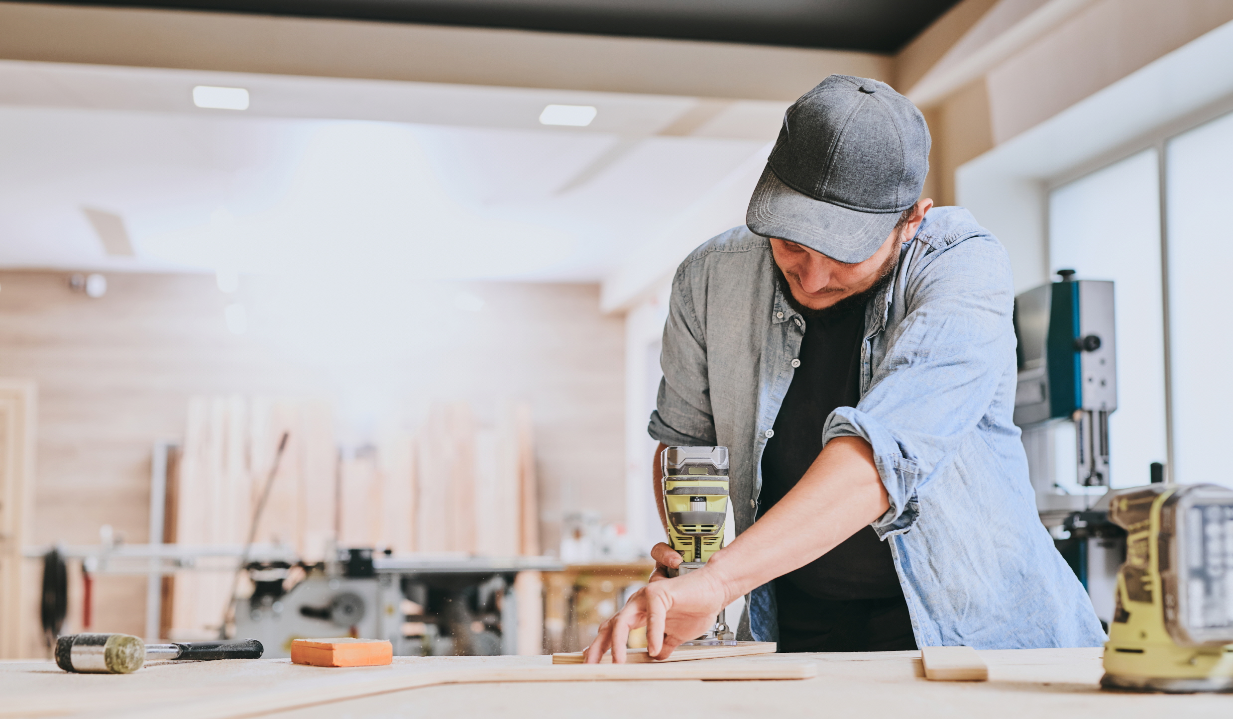 The kitchen backsplash can greatly enhance the overall aesthetic of the kitchen and highly customizable to suit any design style.