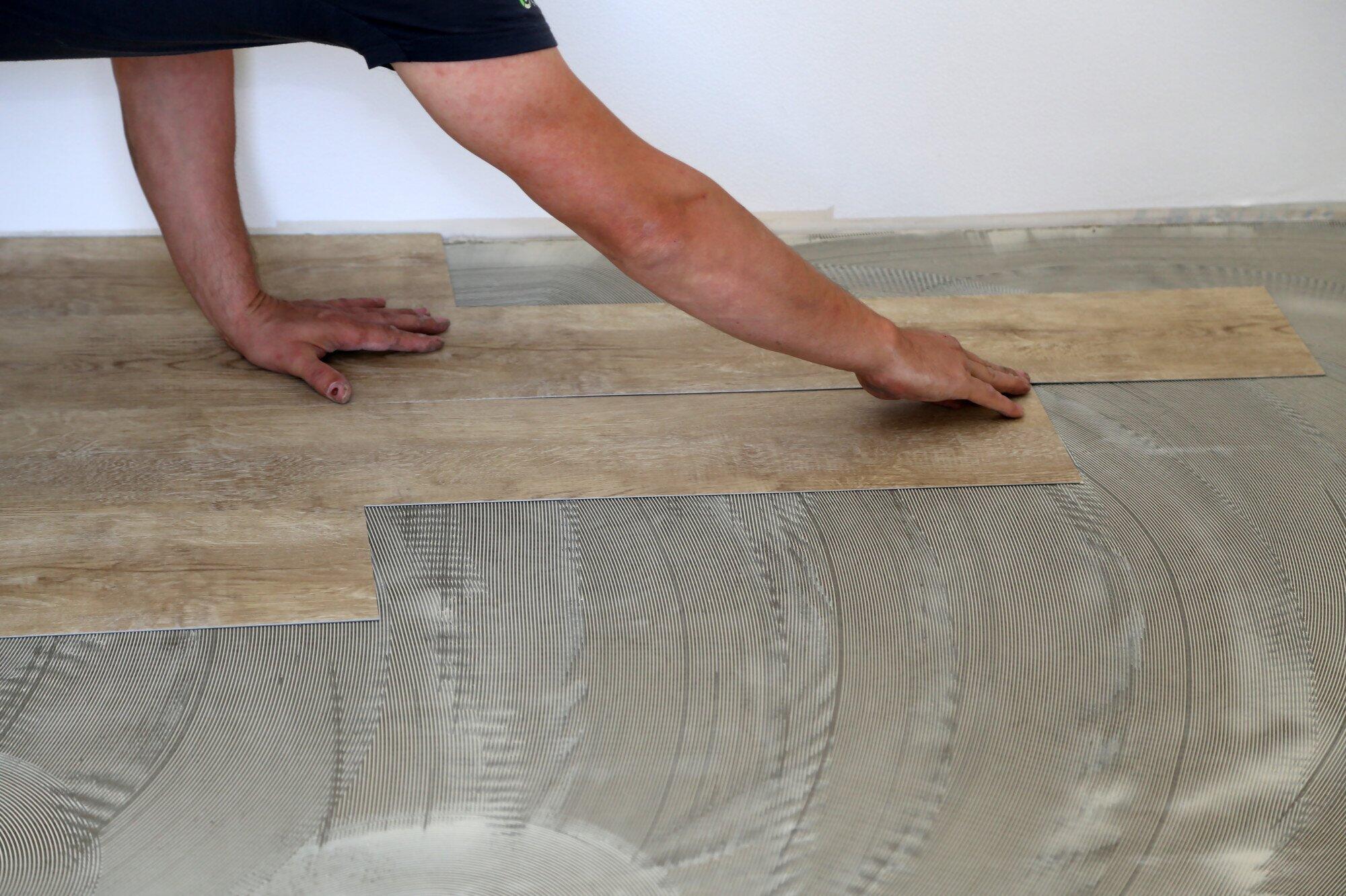 How much does vinyl flooring and flooring installation cost?