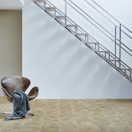 How much does it cost to install a vinyl plank on stairs?