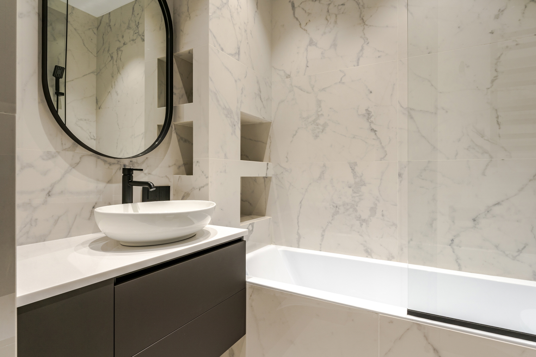 26 Bathroom Wallpaper Ideas to Refresh Your Space